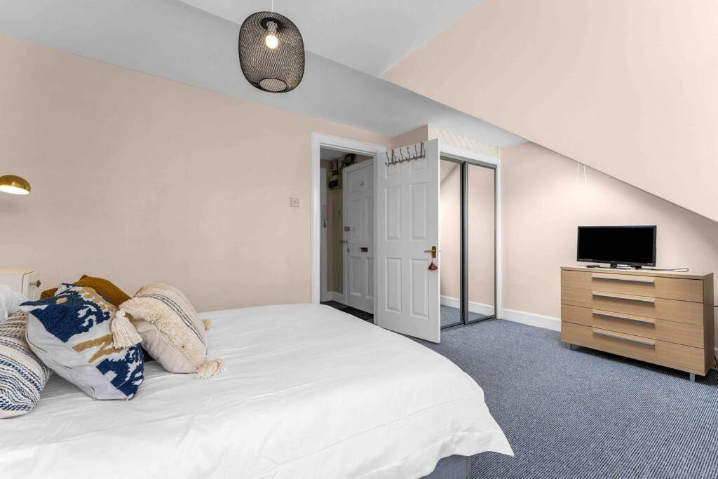 Stylish 1 Bedroom Apartment เอดินบะระ ภายนอก รูปภาพ