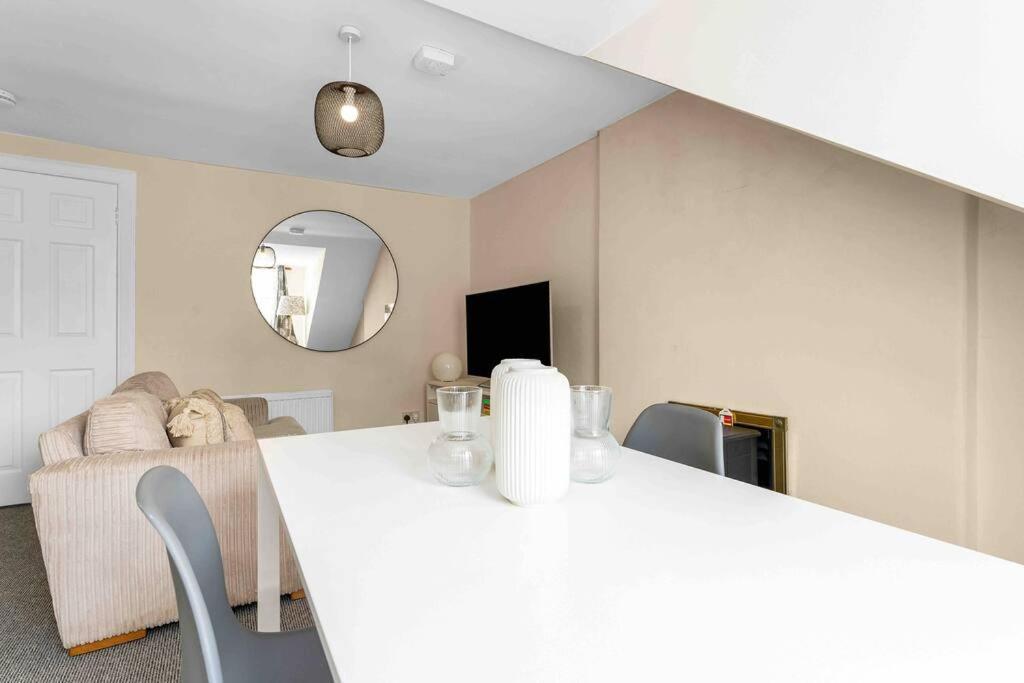 Stylish 1 Bedroom Apartment เอดินบะระ ภายนอก รูปภาพ